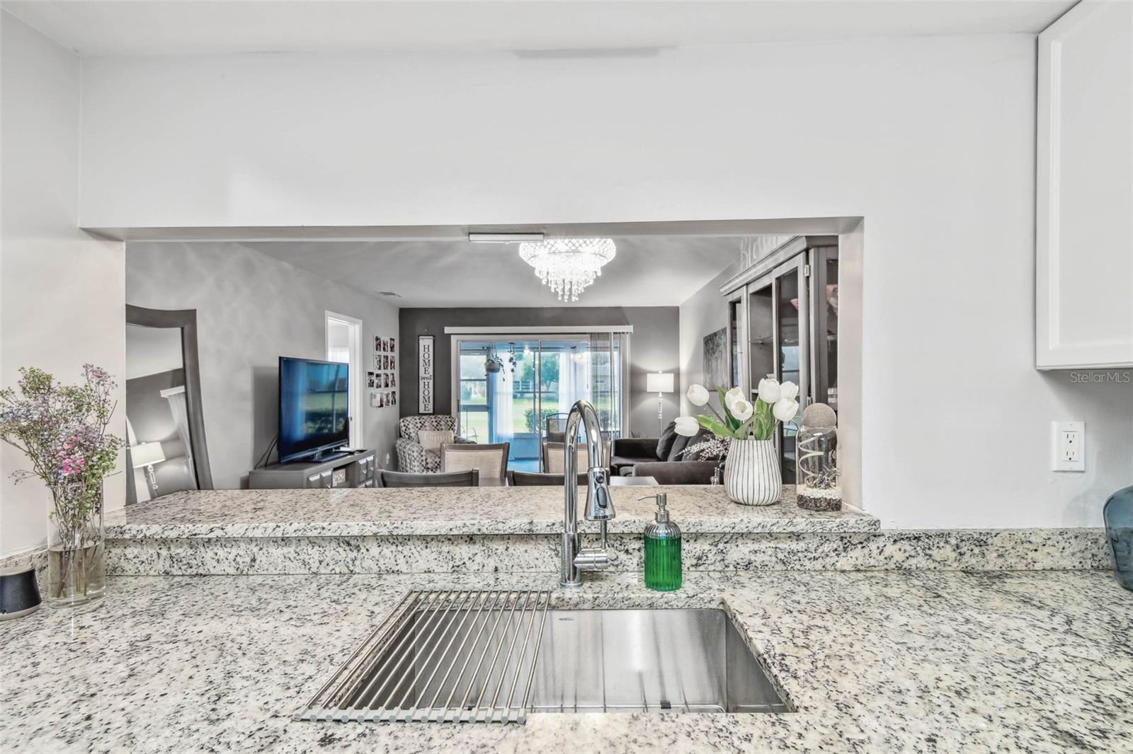Listing photo id 20 for 9613 Midiron Court 39a