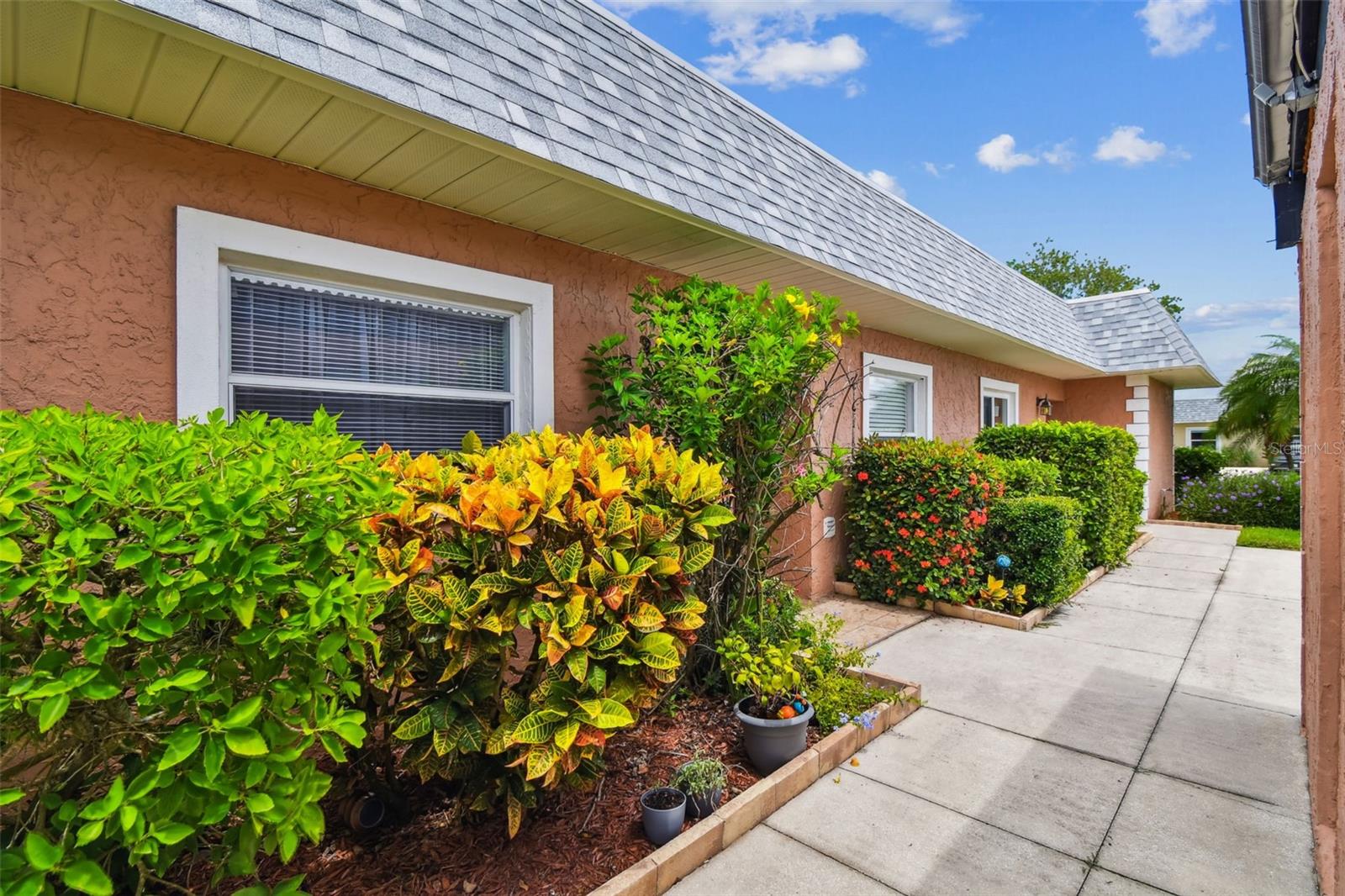 Listing photo id 1 for 9613 Midiron Court 39a