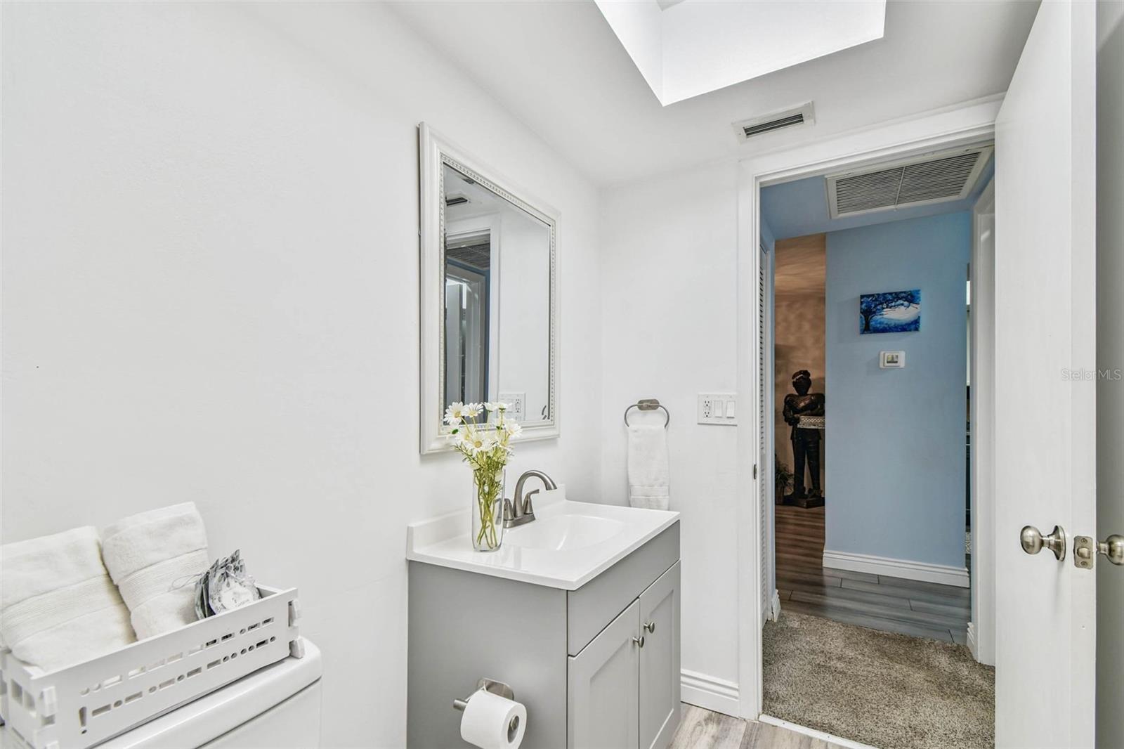 Listing photo id 29 for 9613 Midiron Court 39a
