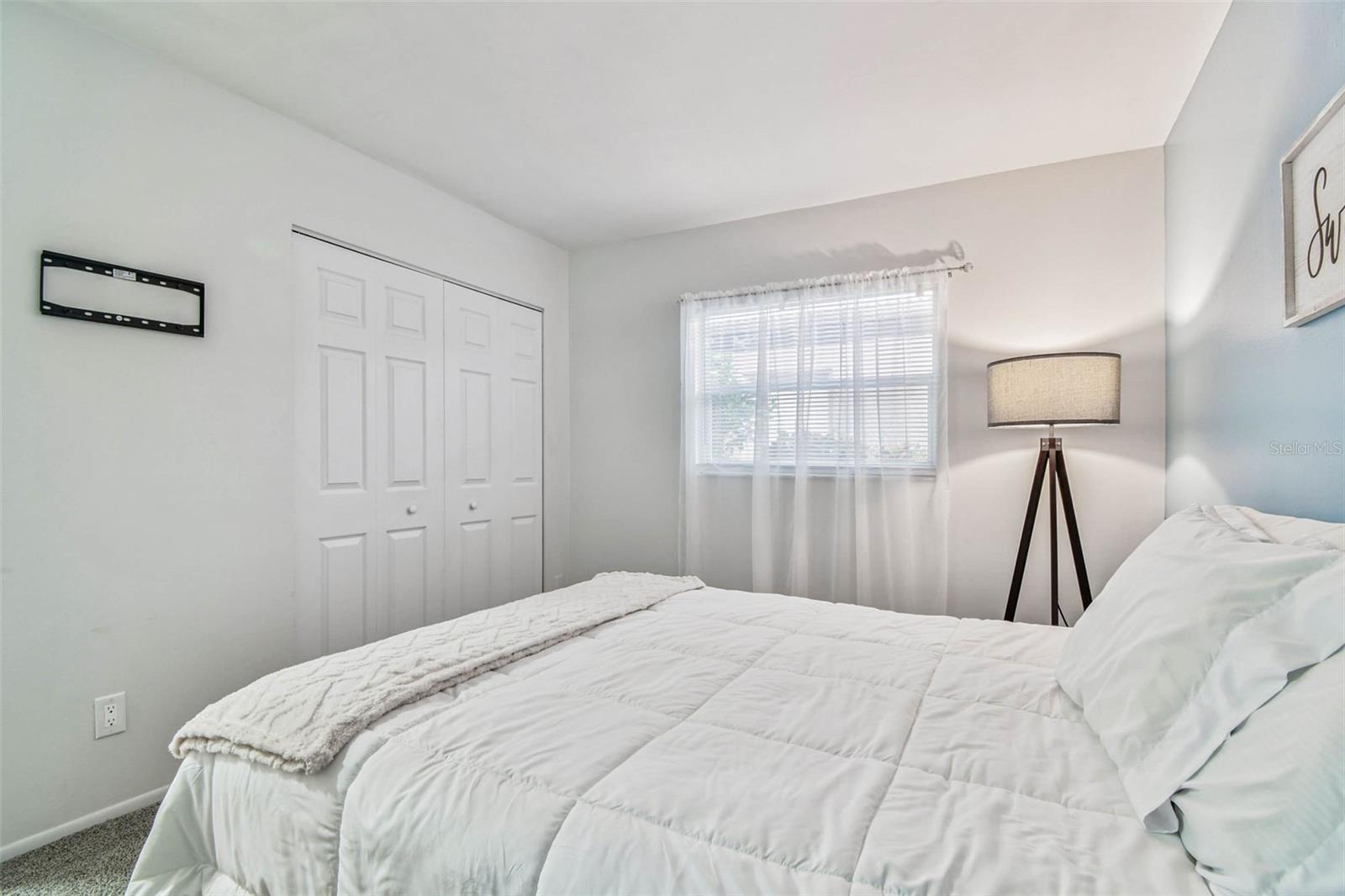 Listing photo id 32 for 9613 Midiron Court 39a