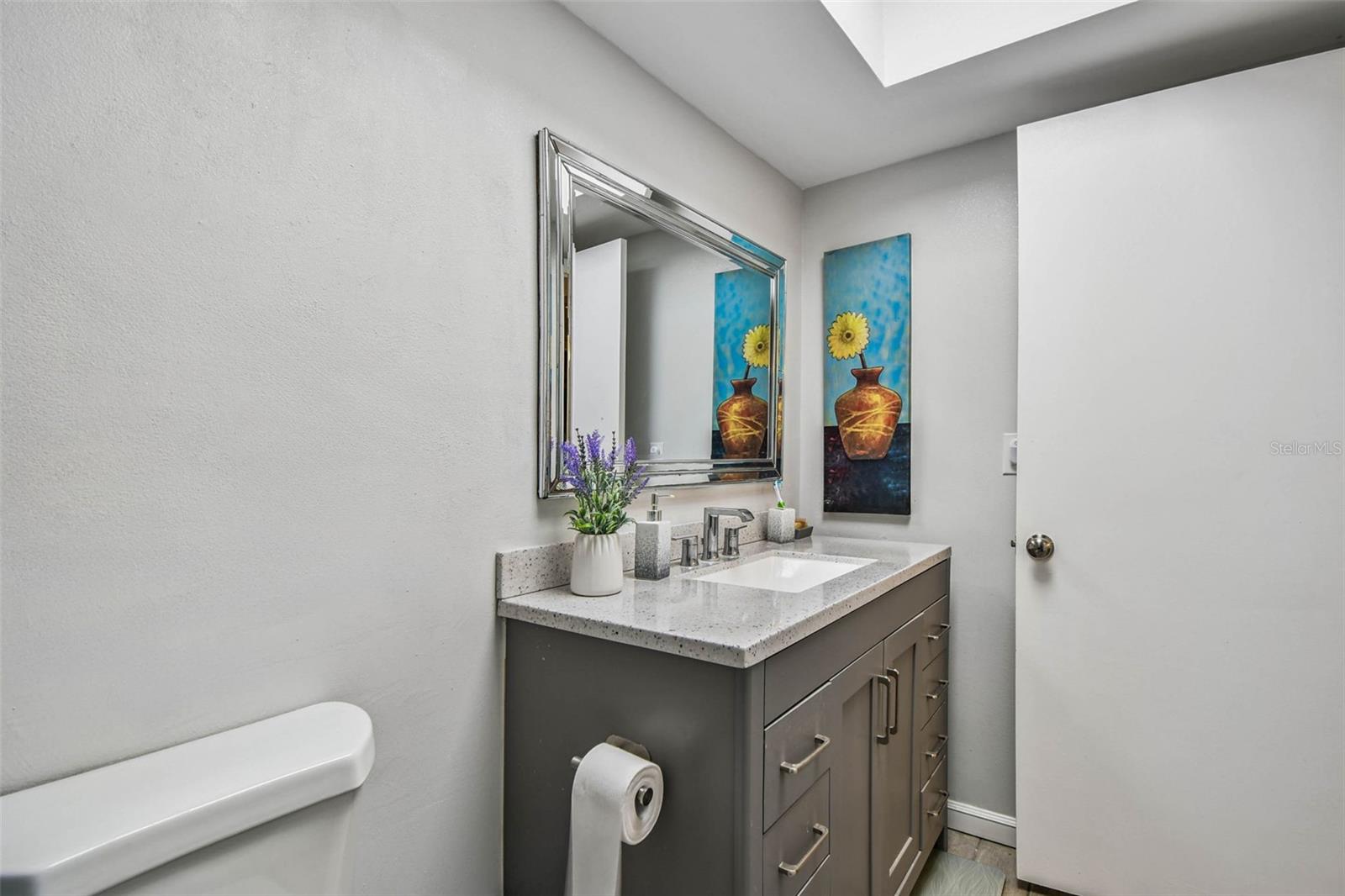 Listing photo id 36 for 9613 Midiron Court 39a