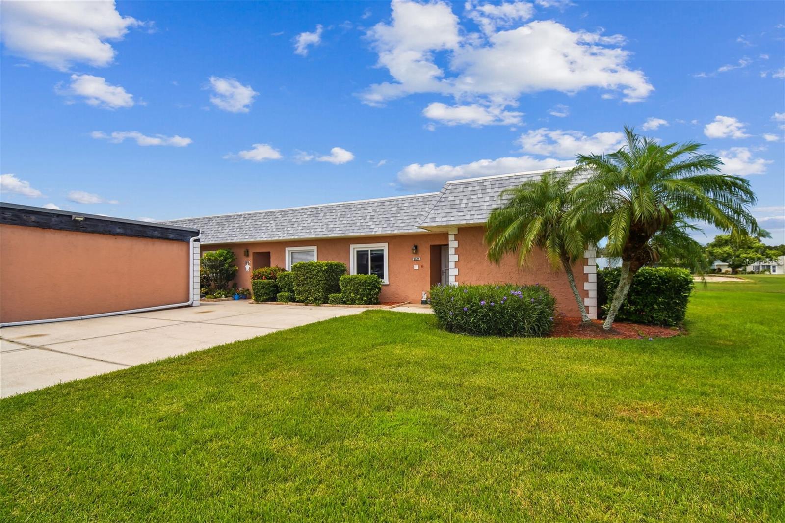 Listing photo id 2 for 9613 Midiron Court 39a