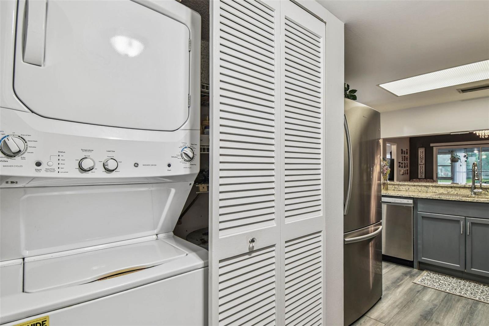 Listing photo id 40 for 9613 Midiron Court 39a