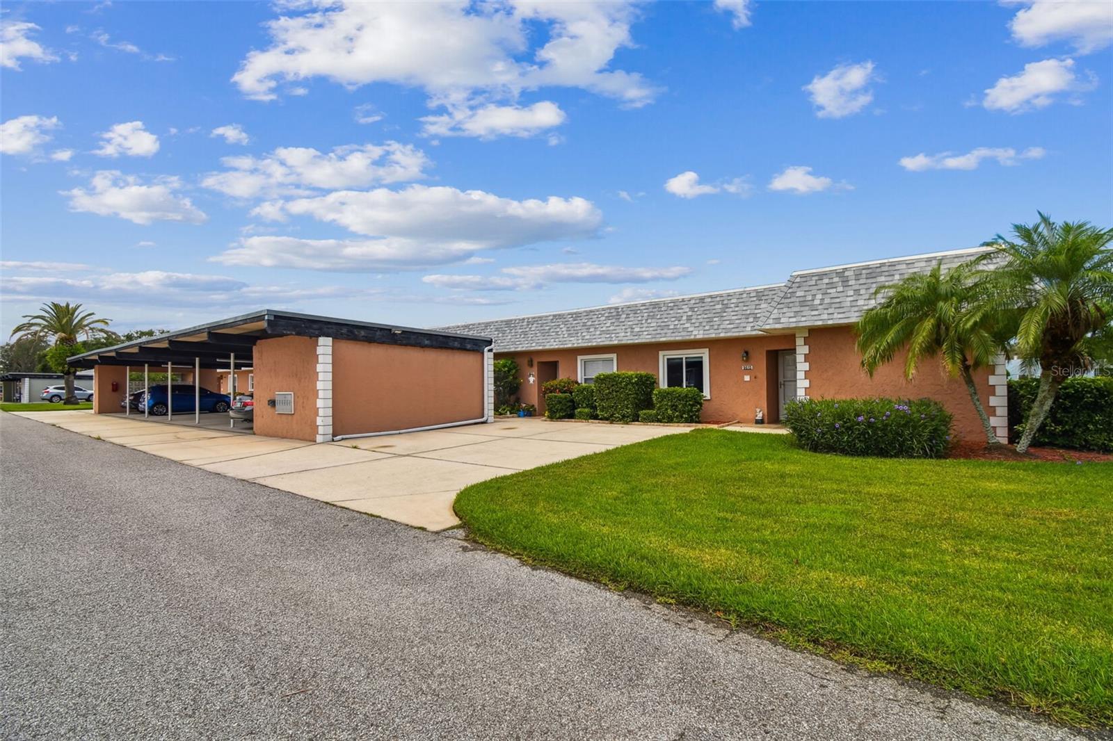Listing photo id 3 for 9613 Midiron Court 39a
