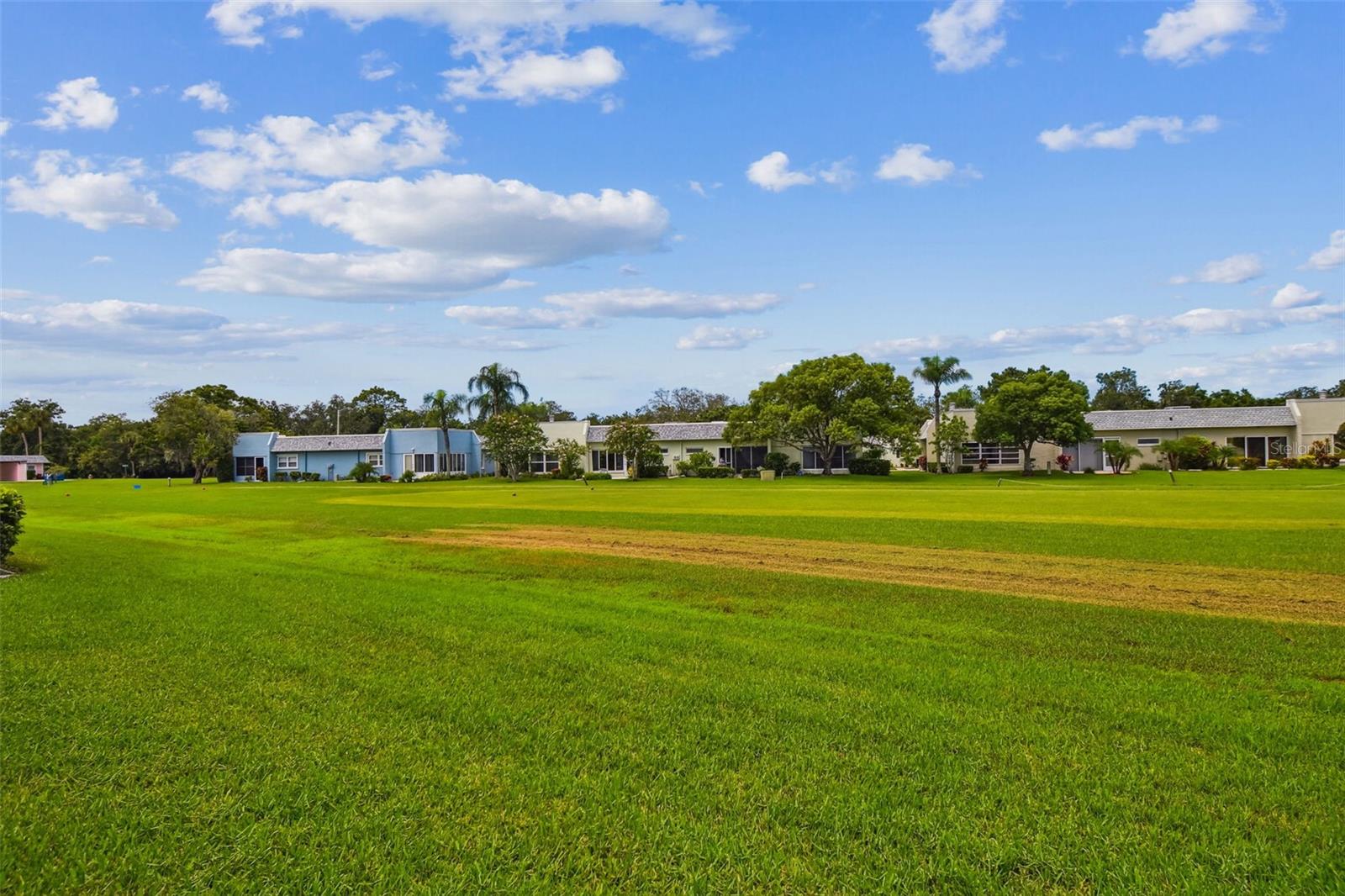 Listing photo id 49 for 9613 Midiron Court 39a