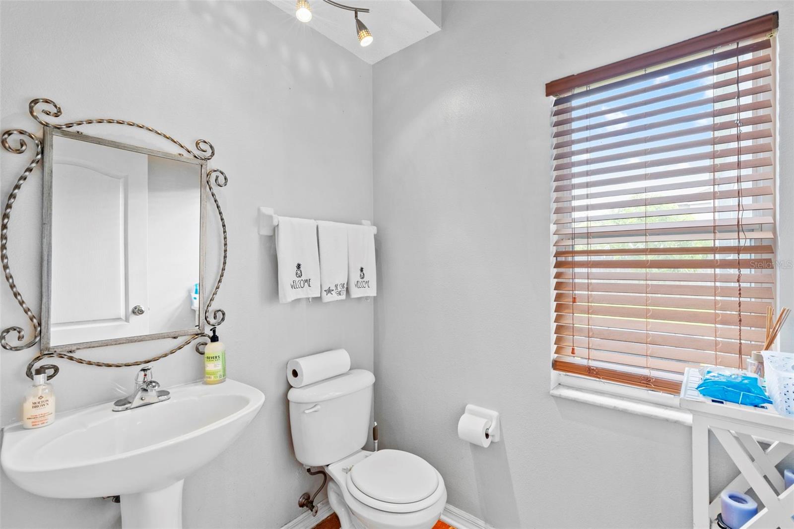 Image 17 of 72 For 10237 Goldenbrook Way