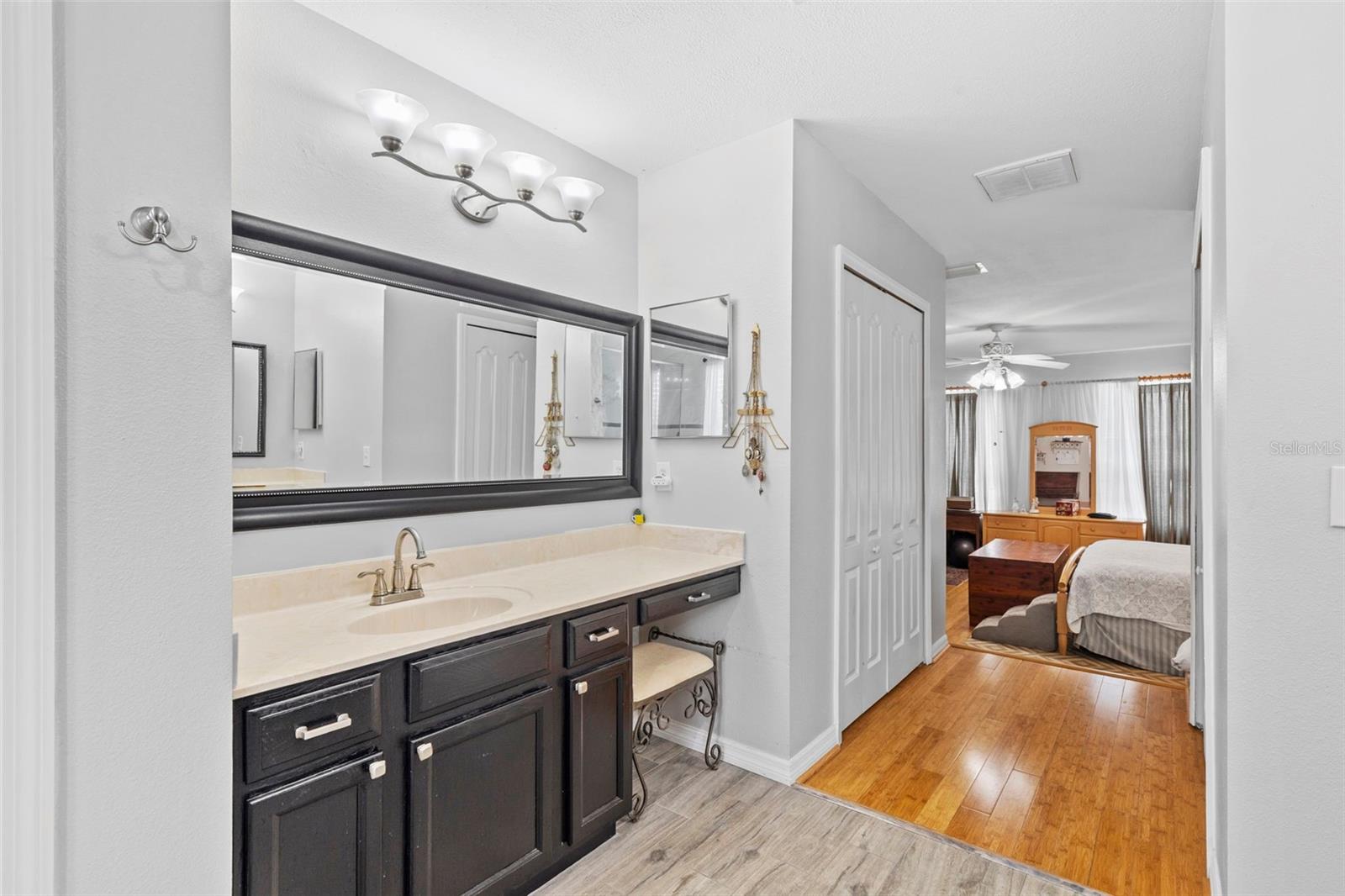 Image 22 of 72 For 10237 Goldenbrook Way