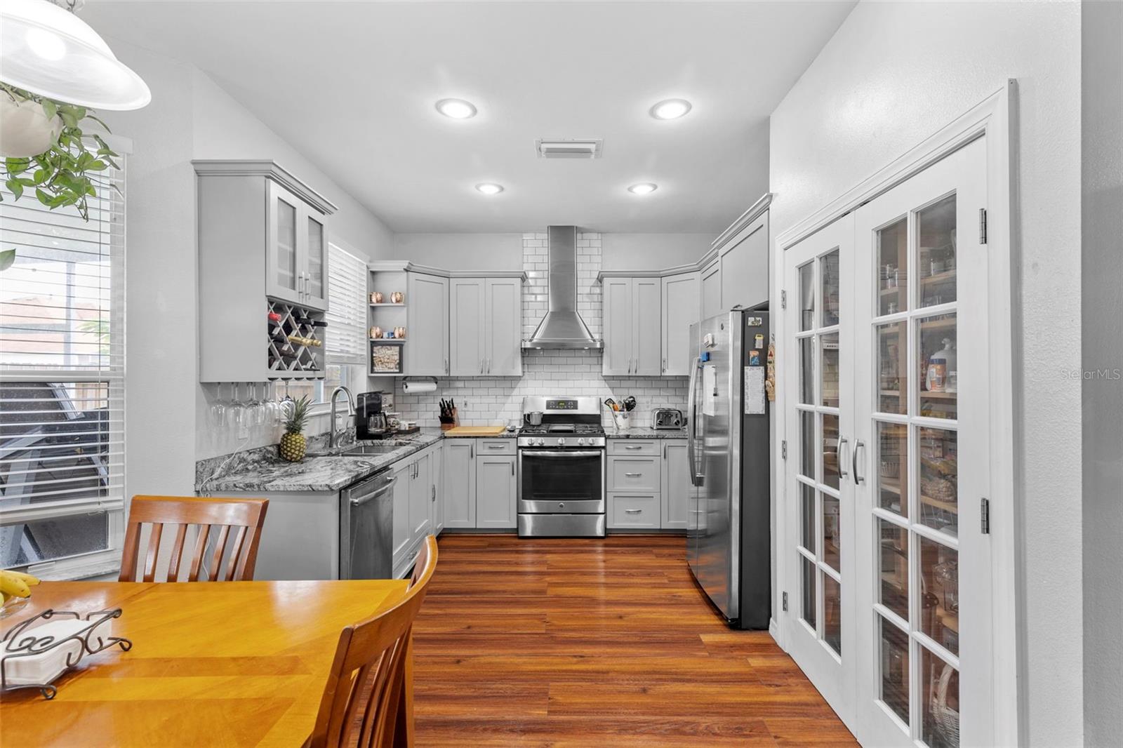 Image 3 of 72 For 10237 Goldenbrook Way