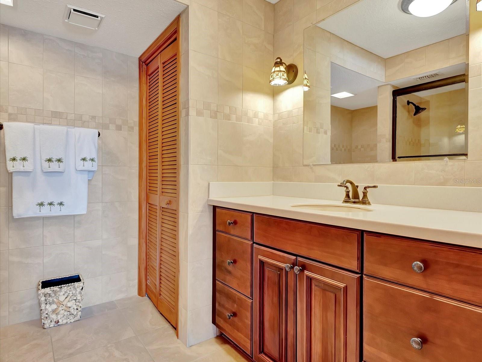 Image 23 of 41 For 1400 Gulf Boulevard 204