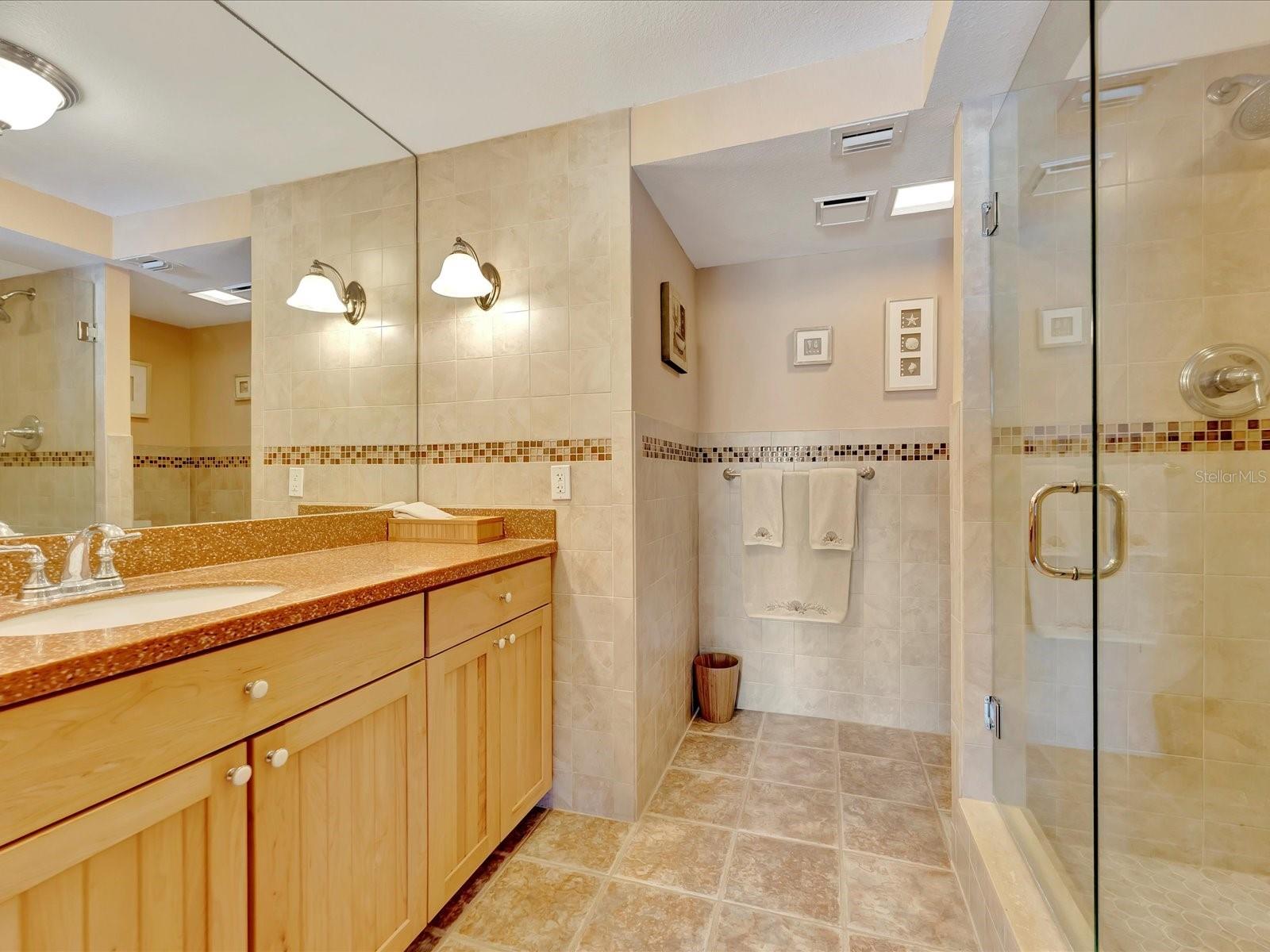 Image 29 of 41 For 1400 Gulf Boulevard 204