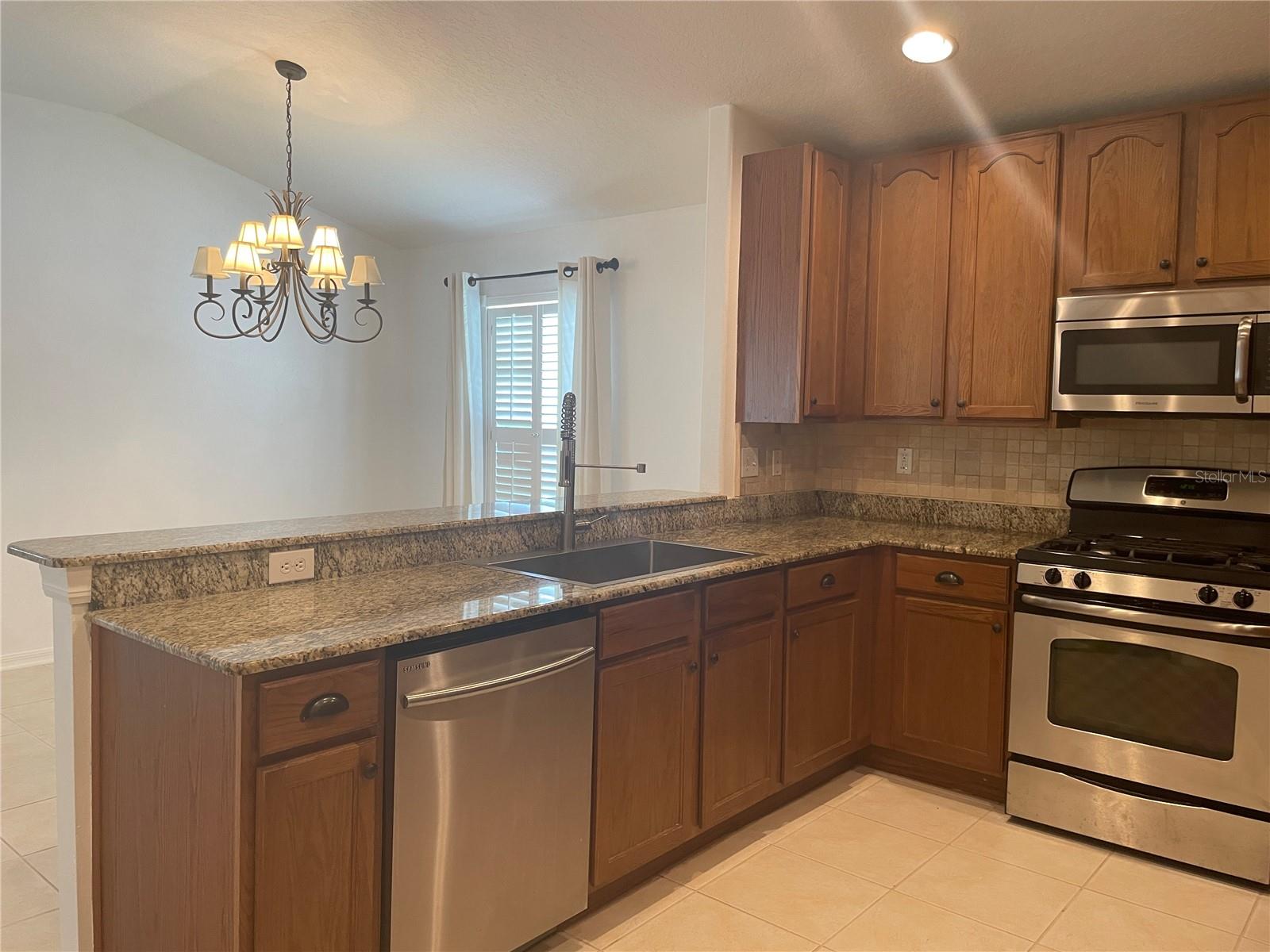 Image 11 of 27 For 6117 Gentle Ben Cir
