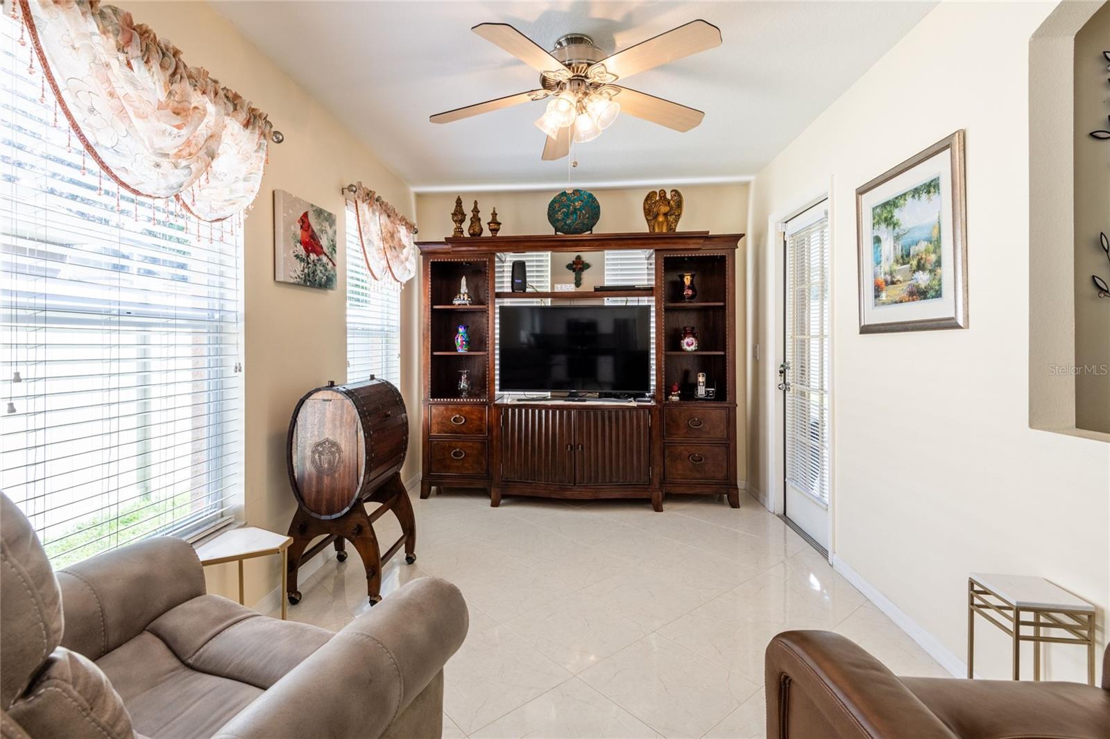 Image 17 of 37 For 9852 Laurel Ledge Drive