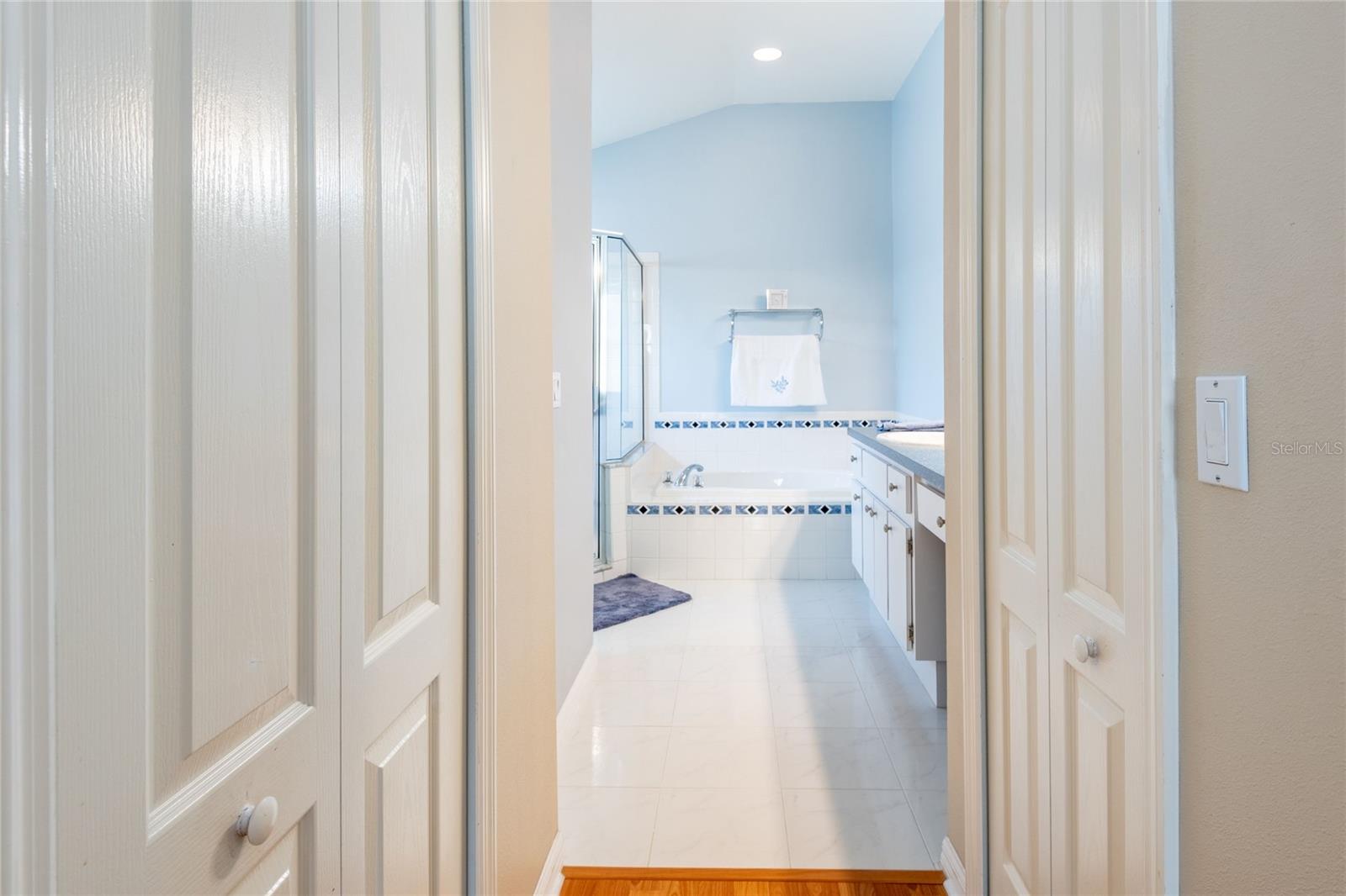 Image 20 of 37 For 9852 Laurel Ledge Drive