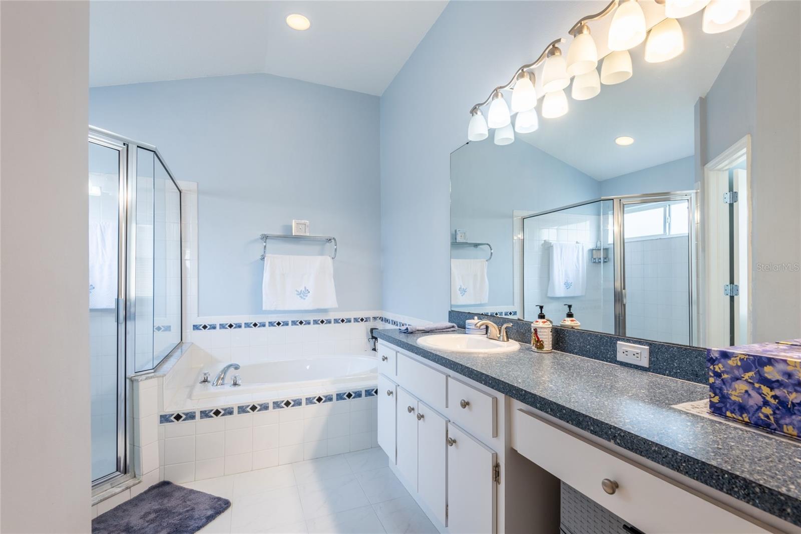 Image 21 of 37 For 9852 Laurel Ledge Drive