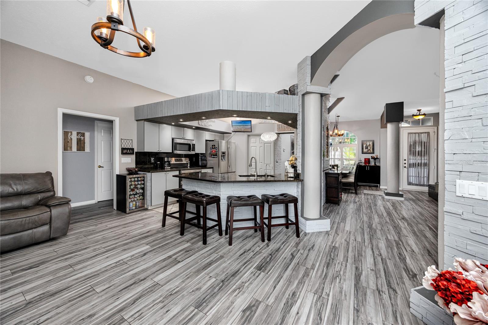 Image 11 of 45 For 7825 Burnet Lane