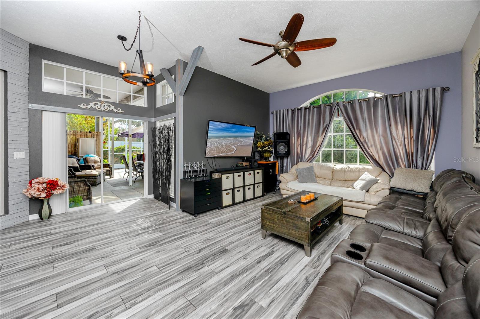 Image 18 of 45 For 7825 Burnet Lane