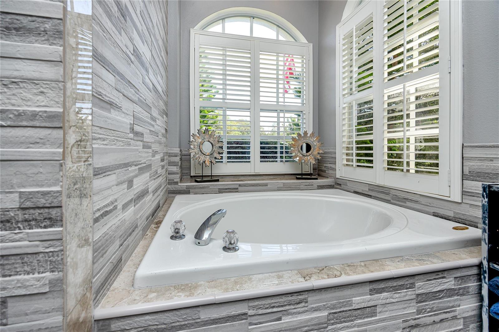 Image 26 of 45 For 7825 Burnet Lane