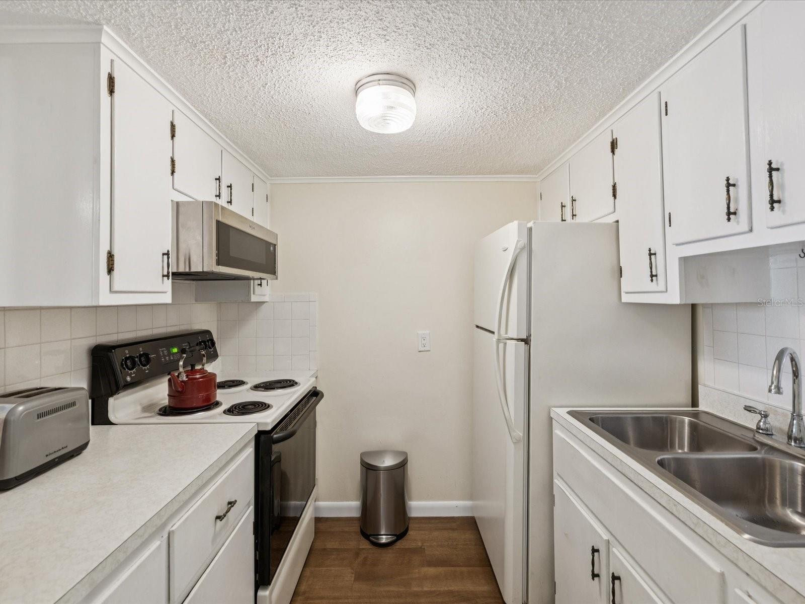Image 14 of 26 For 4746 Azalea Drive 209