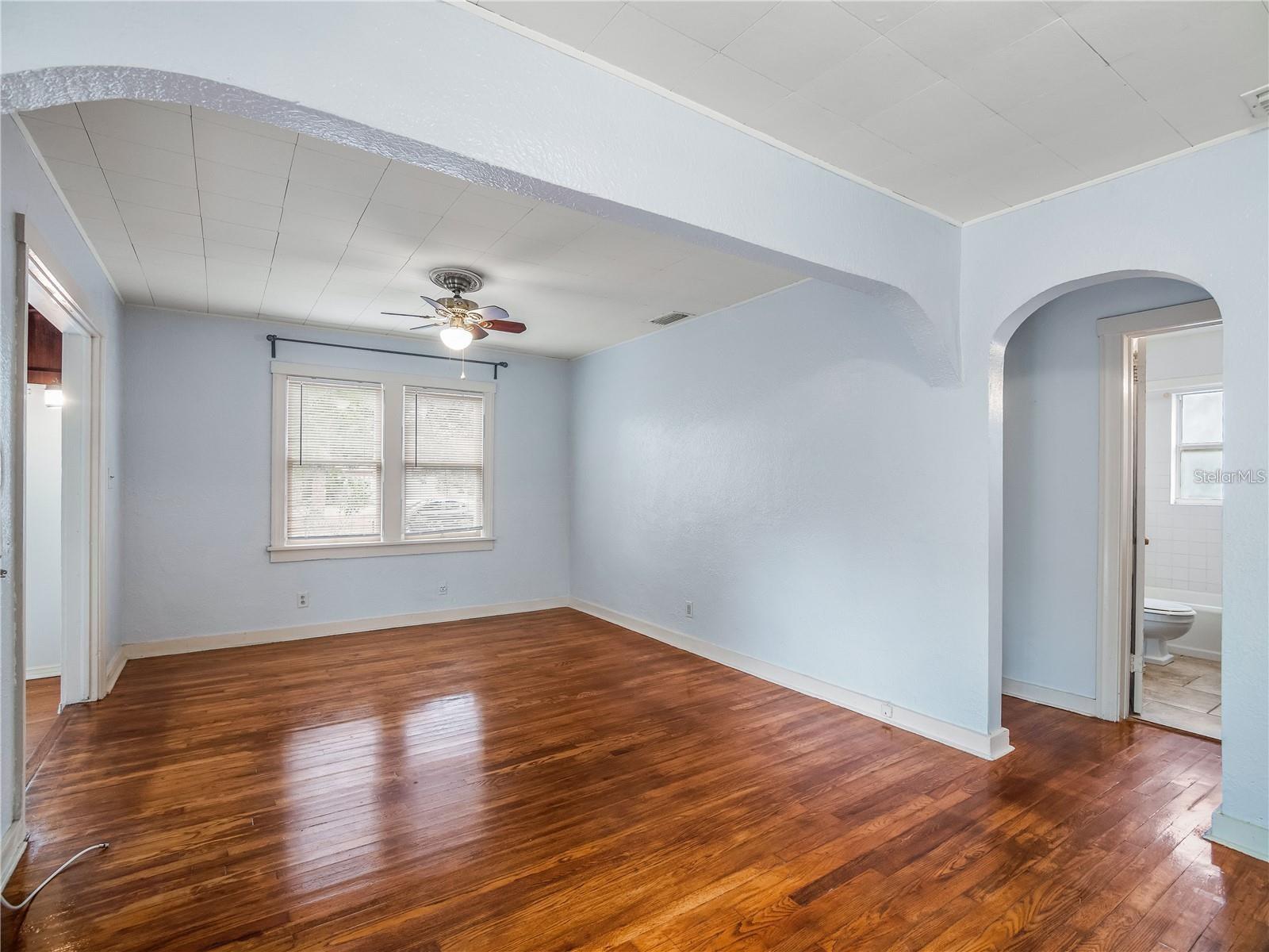 Image 15 of 30 For 3527 Dartmouth Avenue N