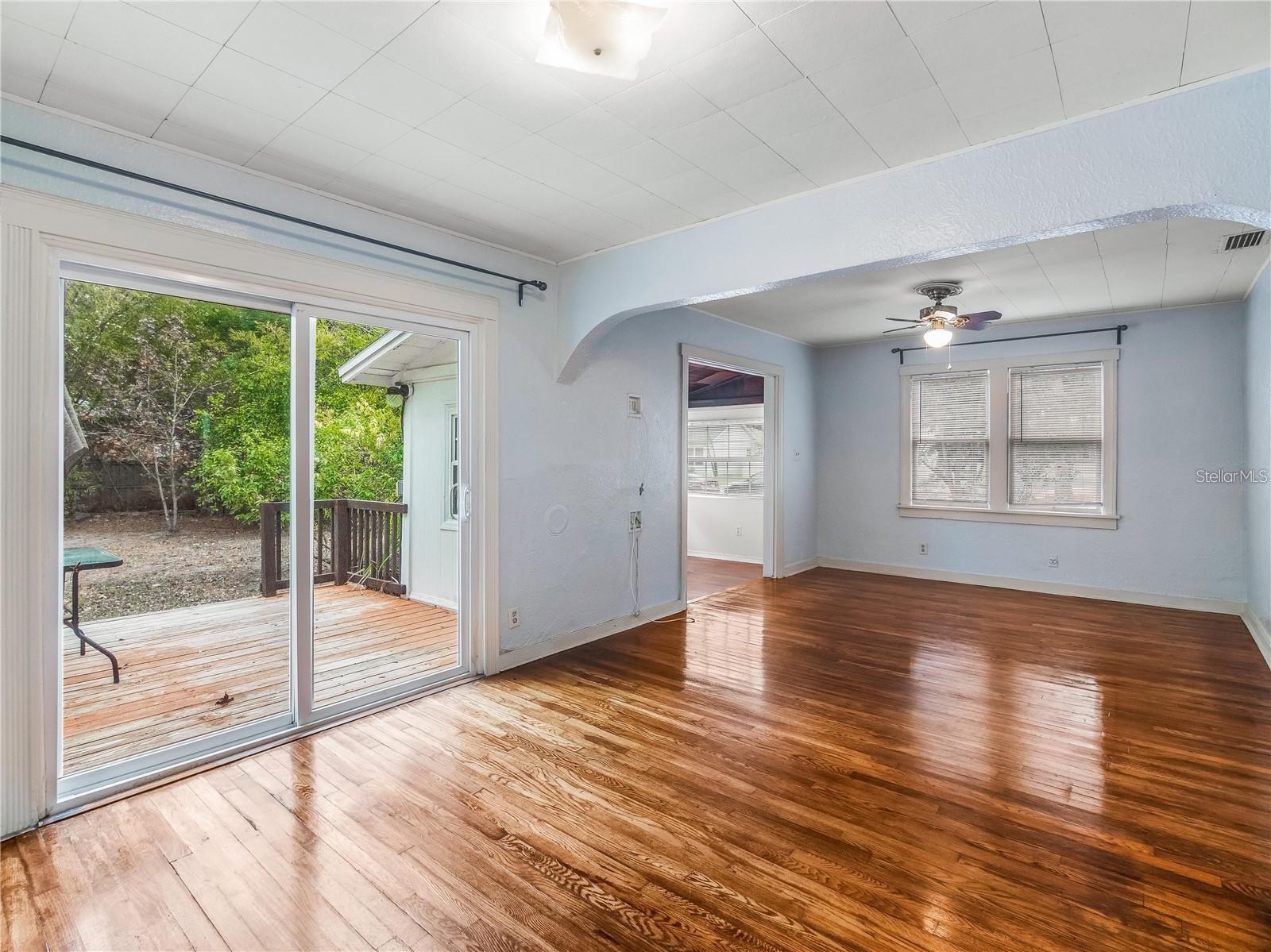 Image 17 of 30 For 3527 Dartmouth Avenue N
