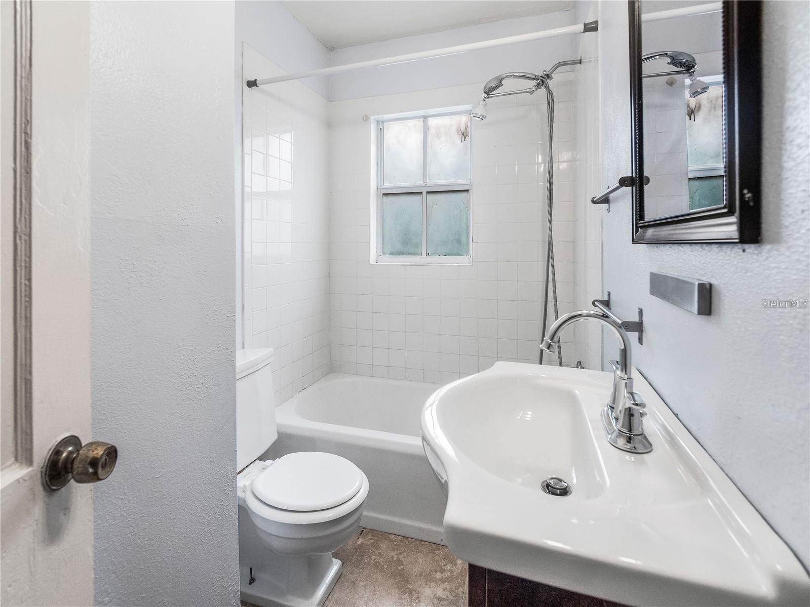 Image 23 of 30 For 3527 Dartmouth Avenue N