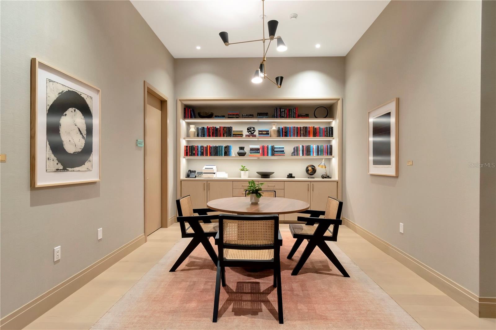 Image 18 of 61 For 2912 Santiago Street 2501