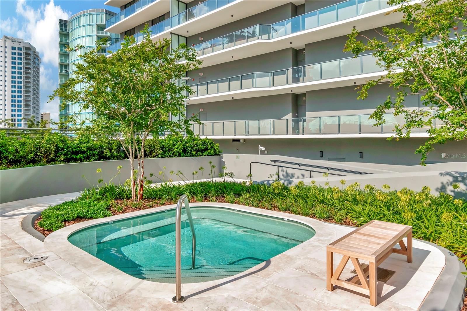 Image 20 of 61 For 2912 Santiago Street 2501