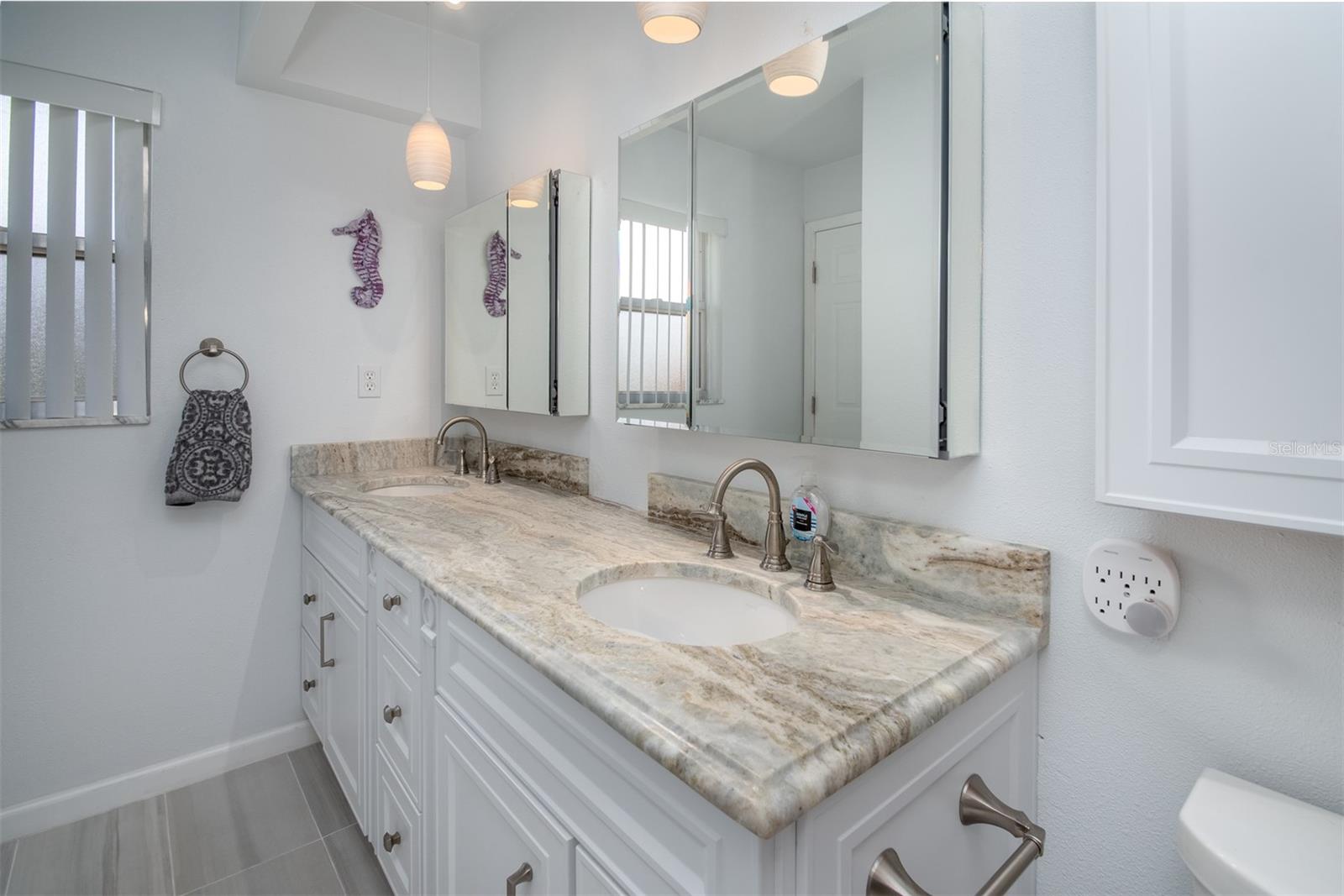 Image 21 of 45 For 6569 Augusta Boulevard