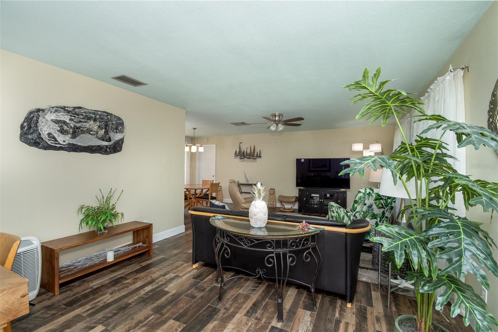 Image 8 of 45 For 6569 Augusta Boulevard