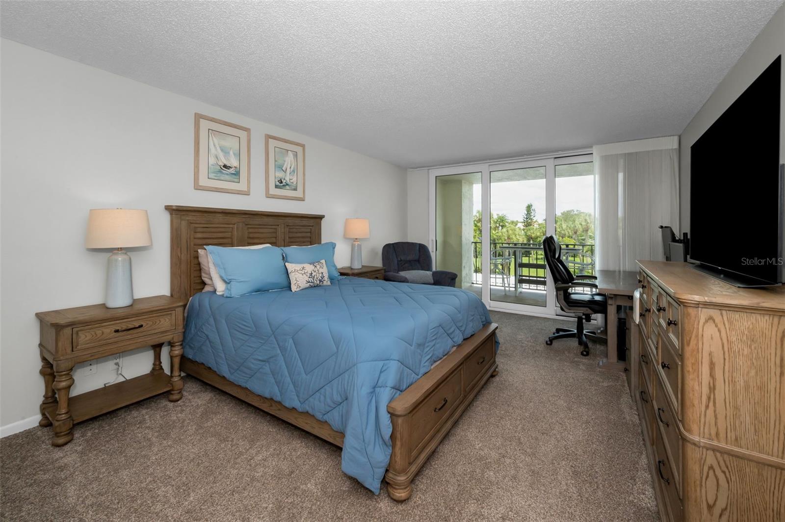 Image 21 of 48 For 100 Oakmont Lane 307
