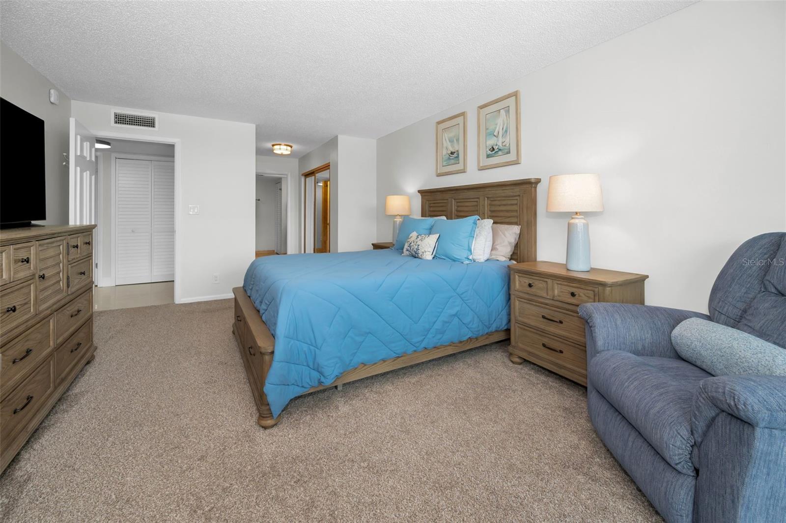 Image 24 of 48 For 100 Oakmont Lane 307