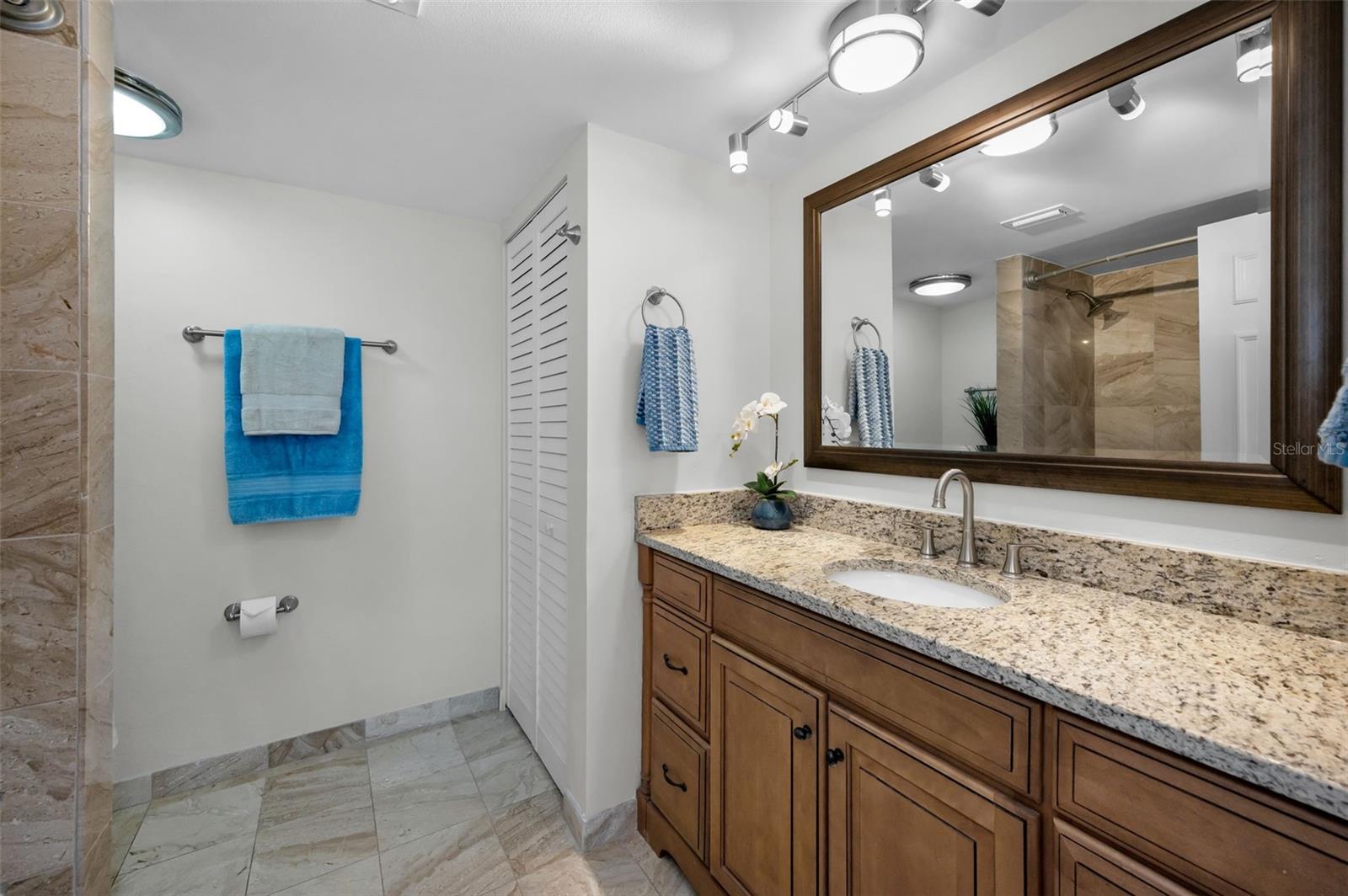 Image 26 of 48 For 100 Oakmont Lane 307