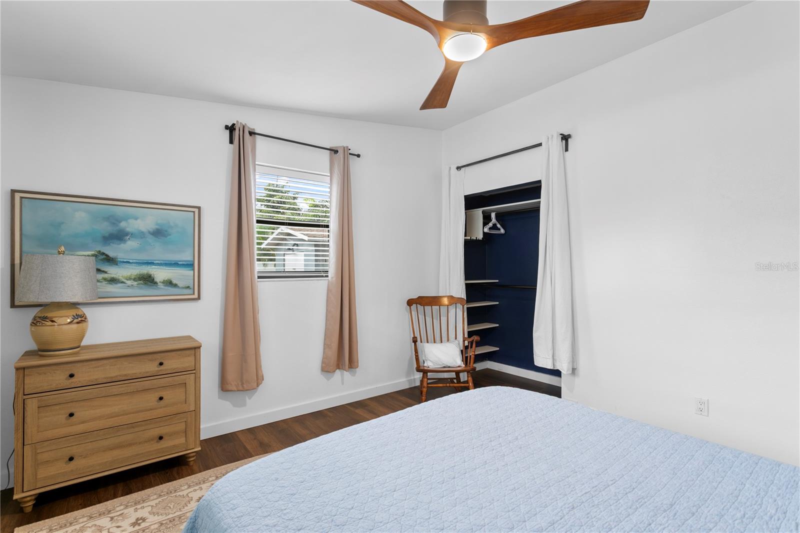 Image 41 of 53 For 2407 Lois Avenue