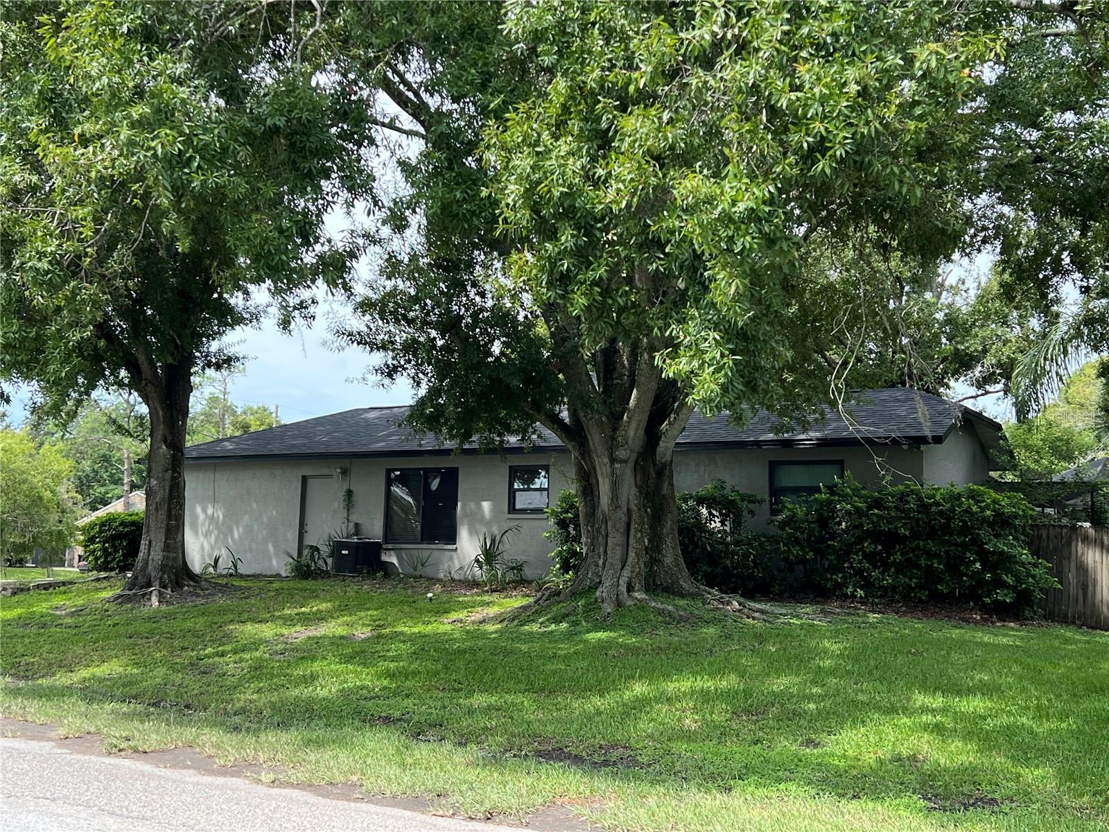 Image 8 of 39 For 22707 Weeks Boulevard