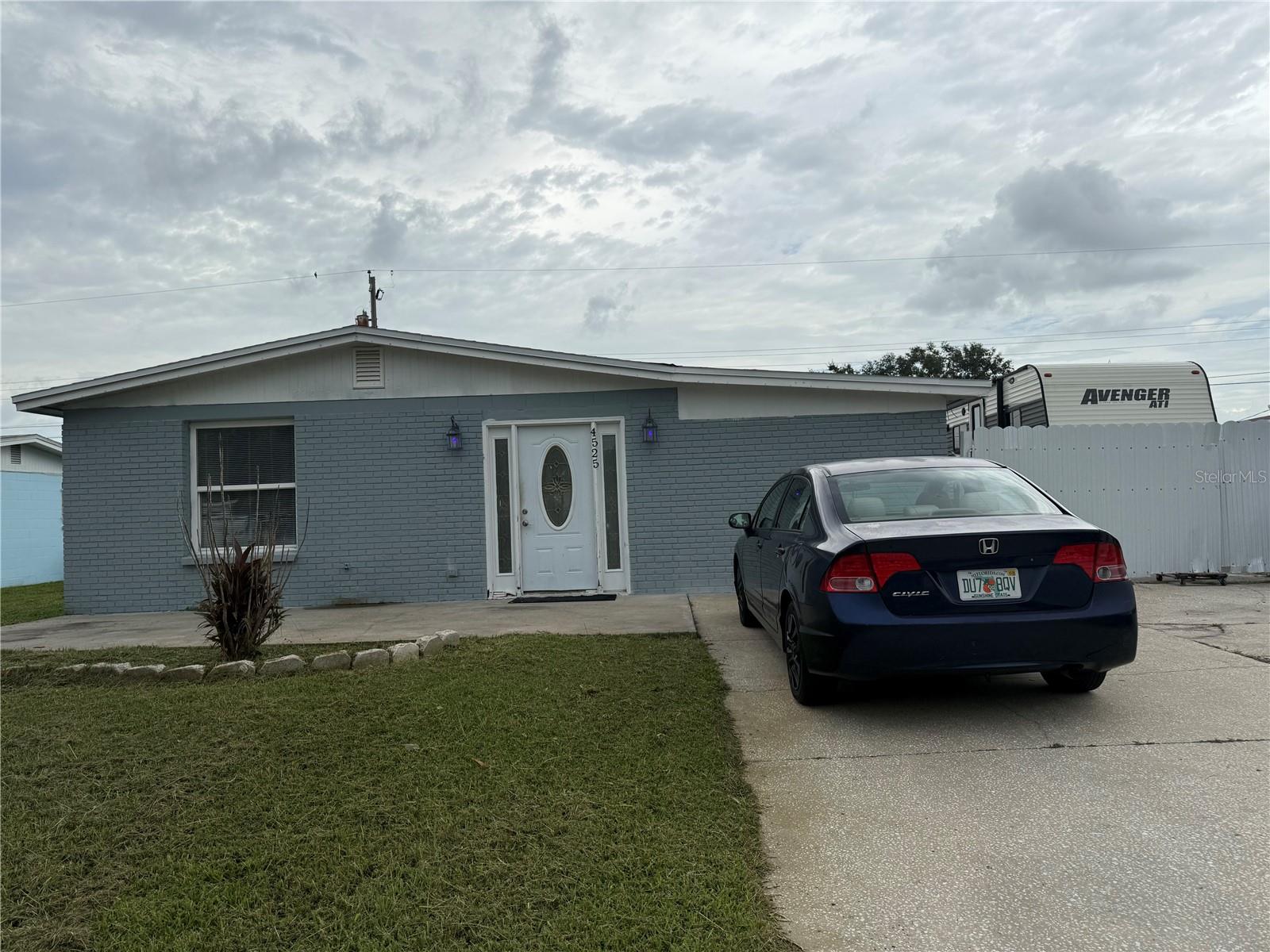 Image 3 of 26 For 4525 North Street