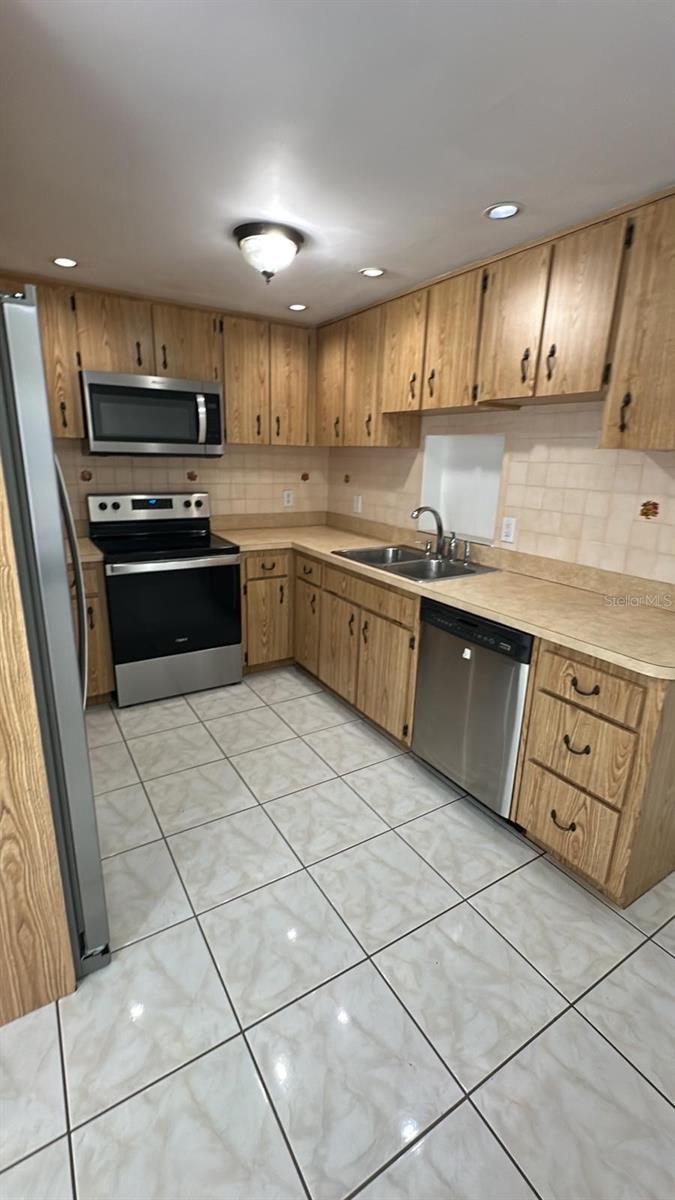 Image 4 of 26 For 4525 North Street