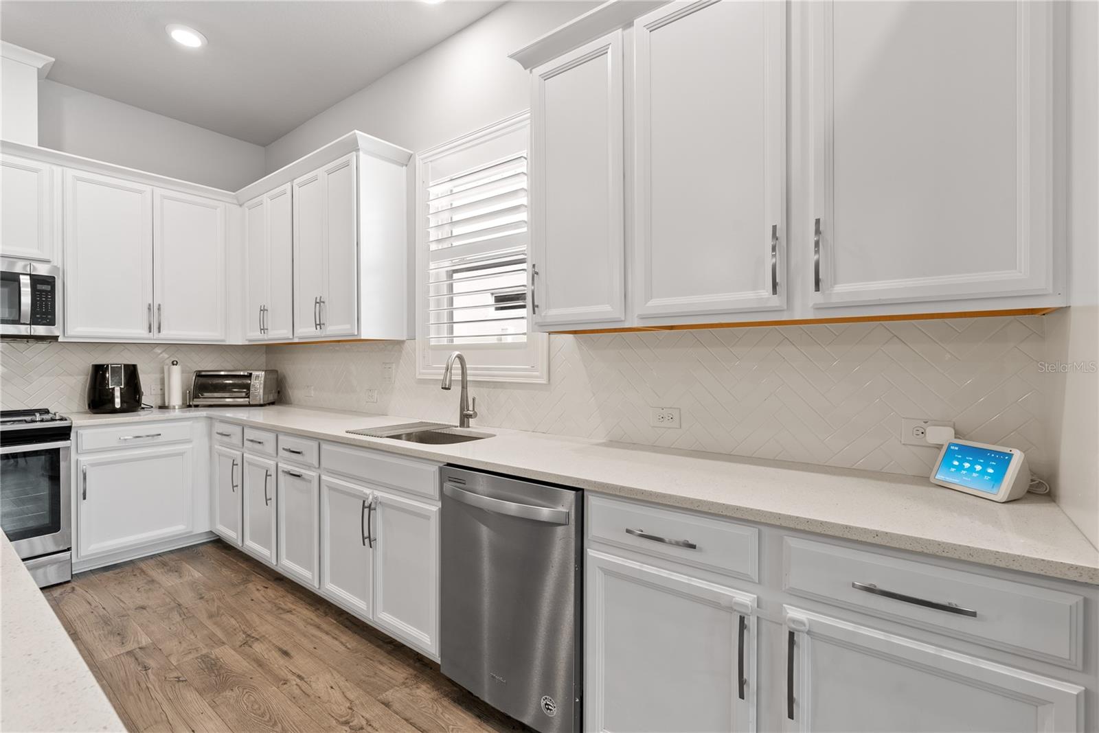 Image 10 of 48 For 16409 Lucia Gardens Lane