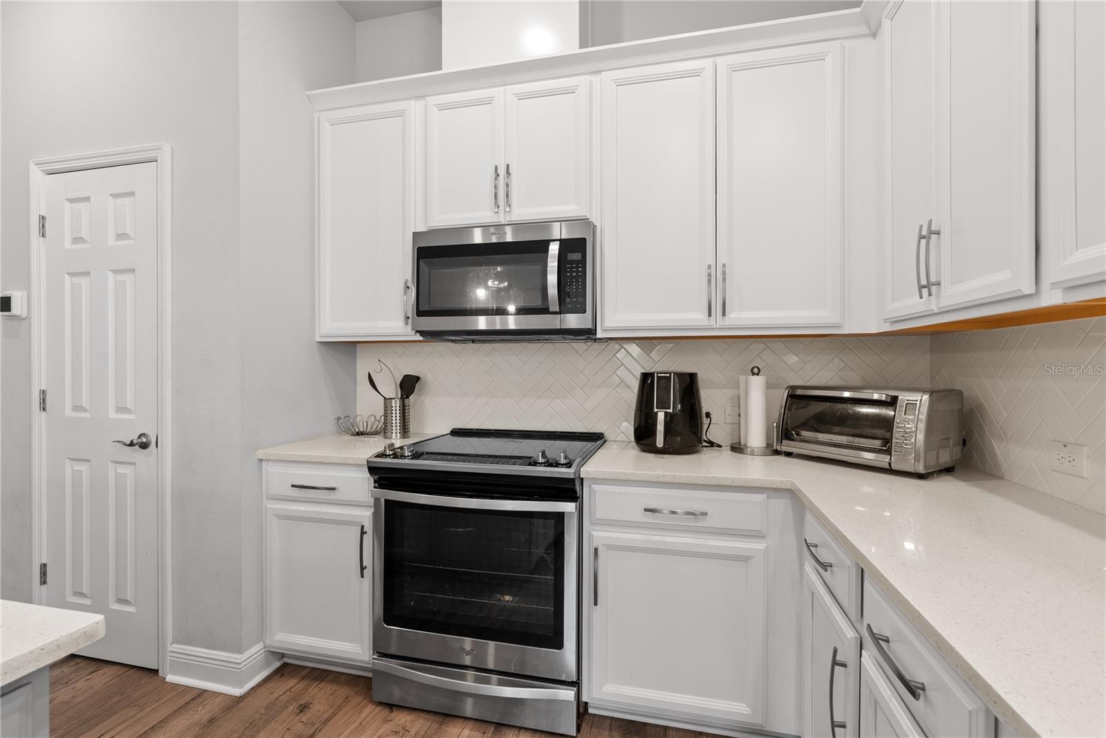 Image 11 of 48 For 16409 Lucia Gardens Lane