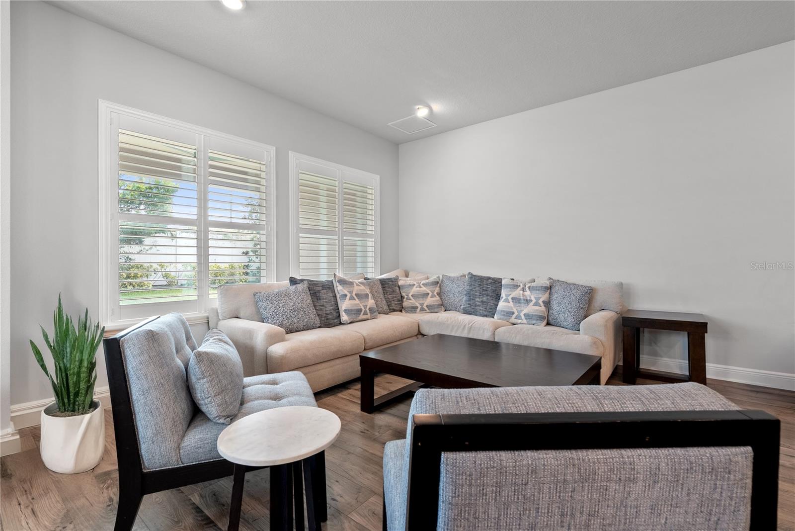 Image 17 of 48 For 16409 Lucia Gardens Lane