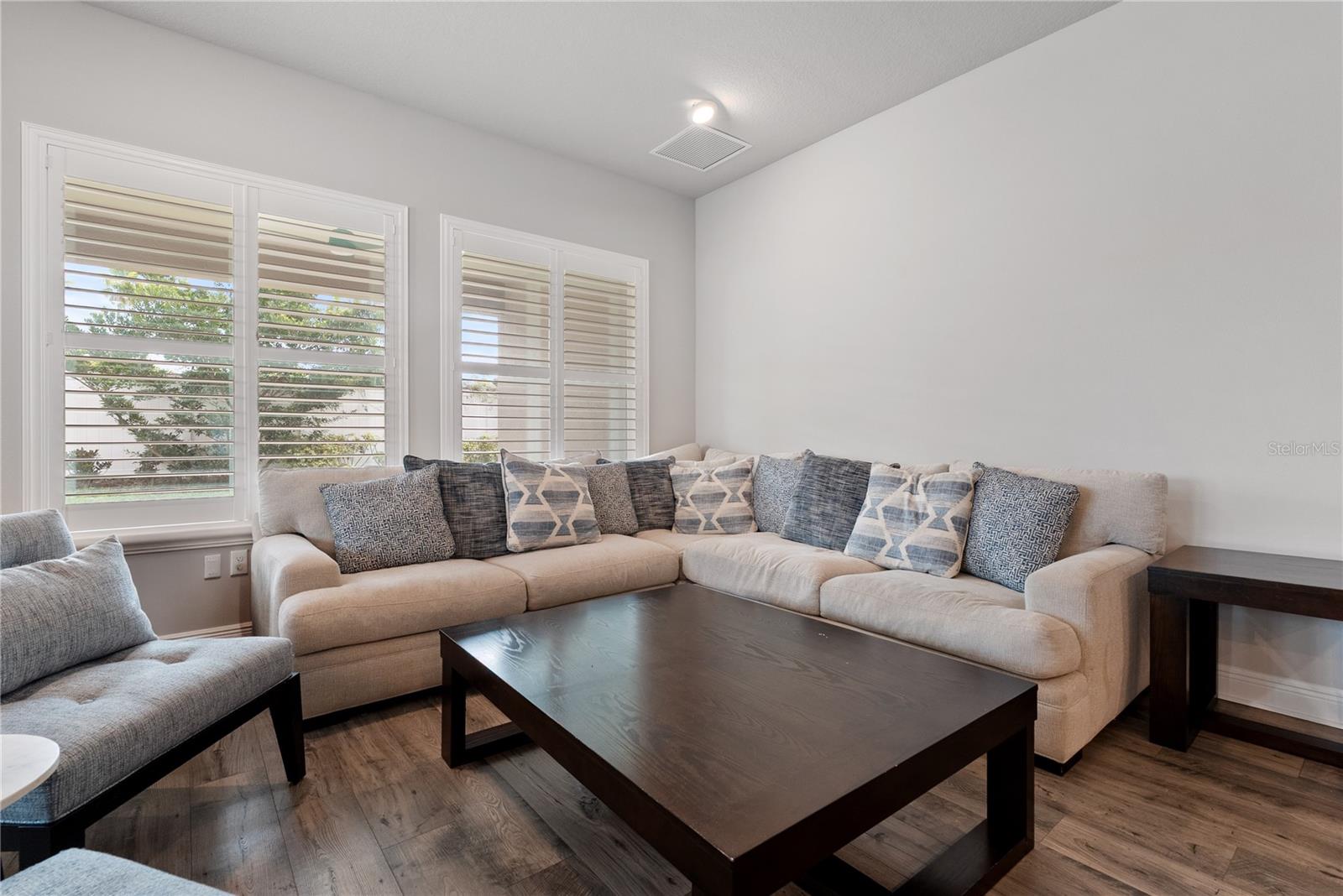Image 19 of 48 For 16409 Lucia Gardens Lane