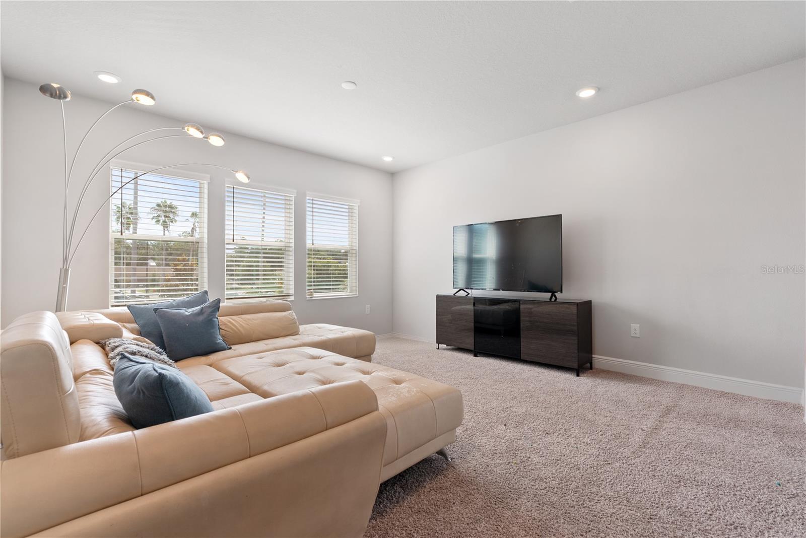 Image 22 of 48 For 16409 Lucia Gardens Lane