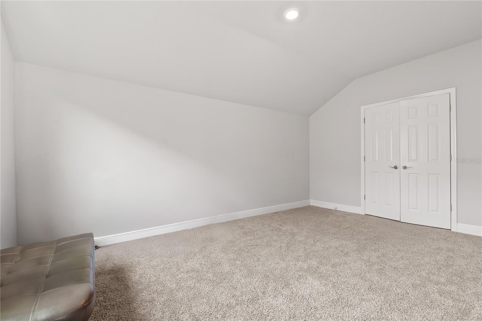 Image 25 of 48 For 16409 Lucia Gardens Lane