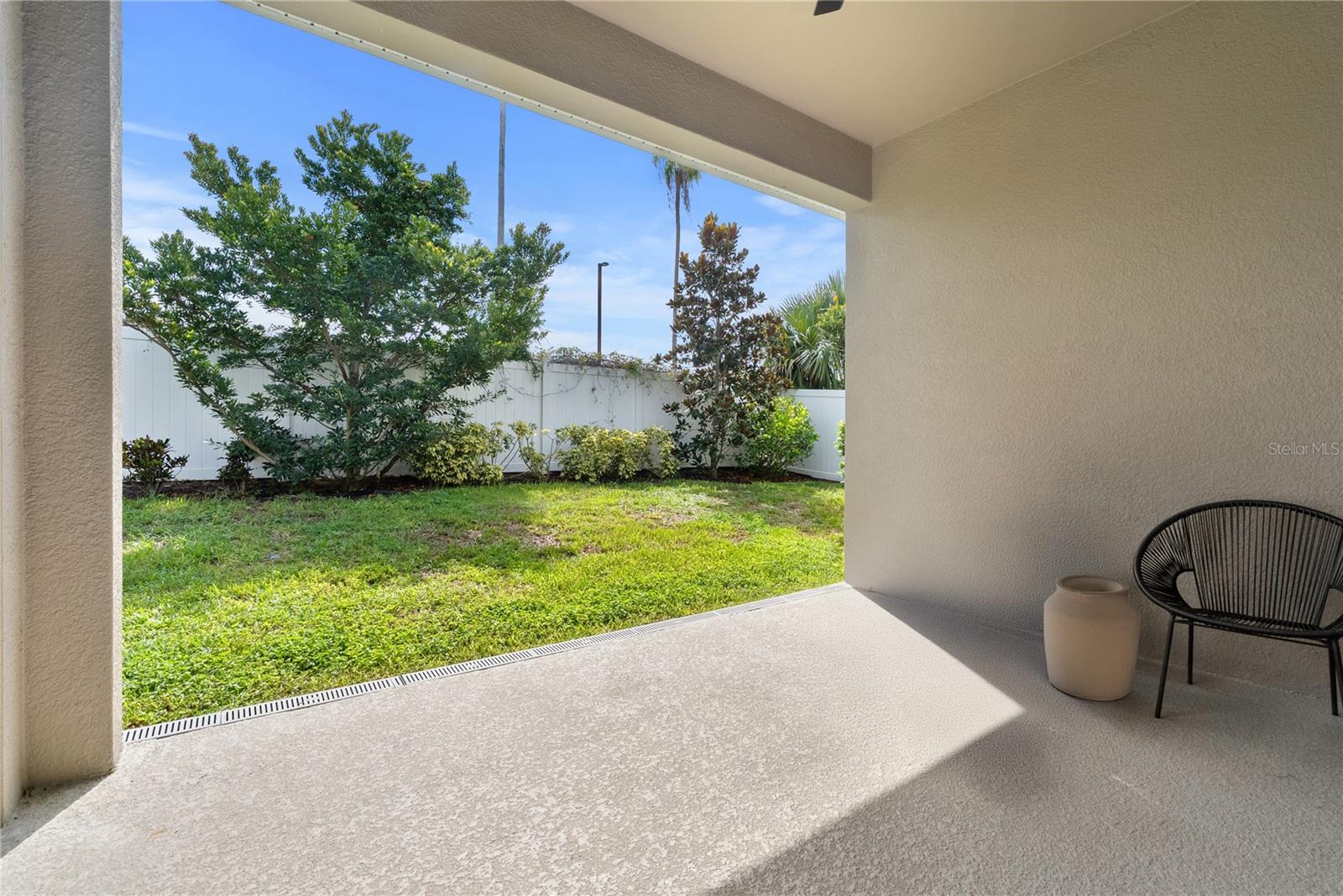 Image 29 of 48 For 16409 Lucia Gardens Lane