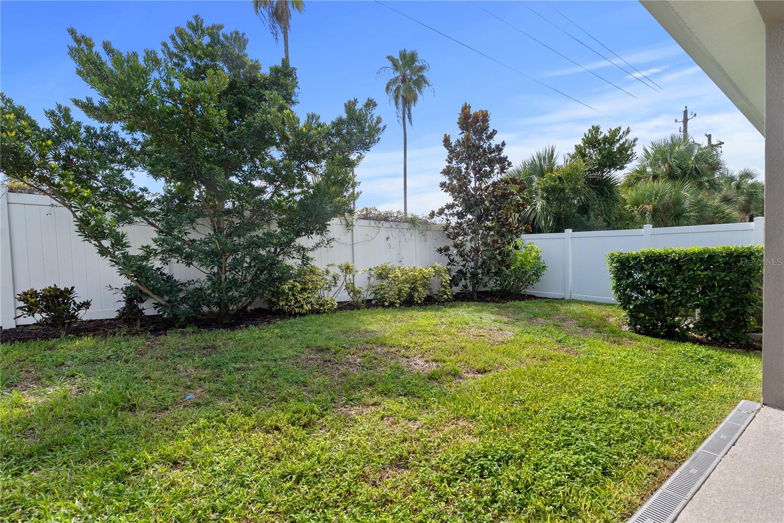 Image 30 of 48 For 16409 Lucia Gardens Lane