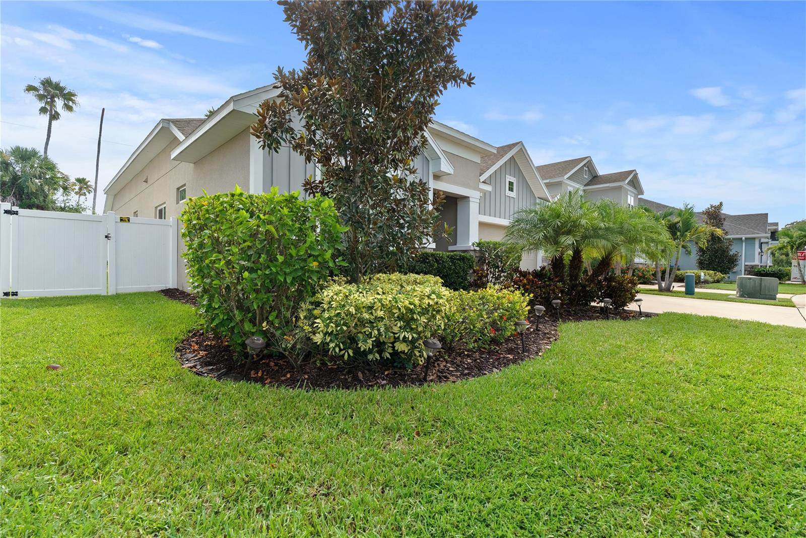 Image 5 of 48 For 16409 Lucia Gardens Lane