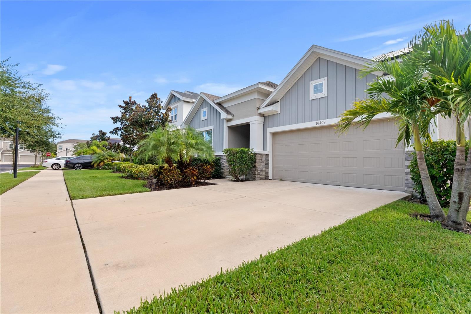 Image 6 of 48 For 16409 Lucia Gardens Lane