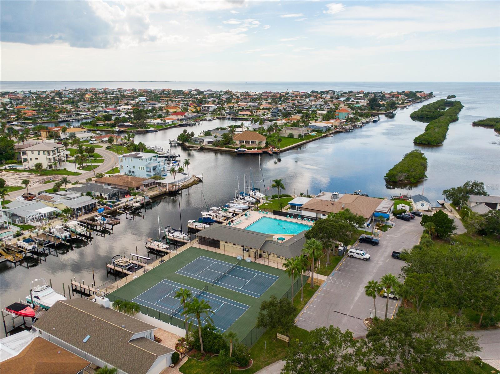 Listing photo id 58 for 4111 Marine Parkway