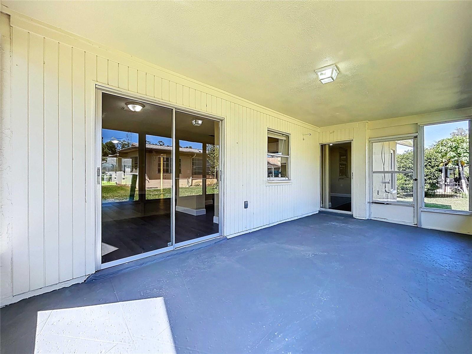 Image 5 of 26 For 8101 Casuarina Drive