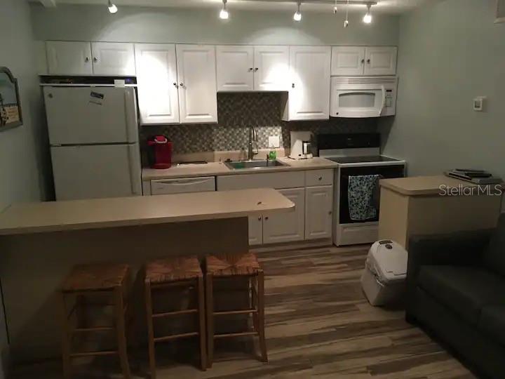 Image 2 of 6 For 18610 Gulf Boulevard 211