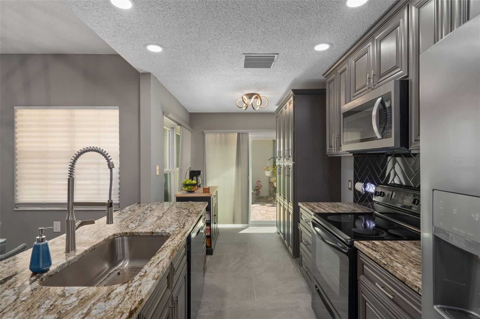 Image 14 of 48 For 4648 Sheffield Drive 51